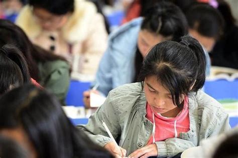 去年芜湖市29.7万名义务教育阶段学生免交学杂费_新浪安徽_新浪网