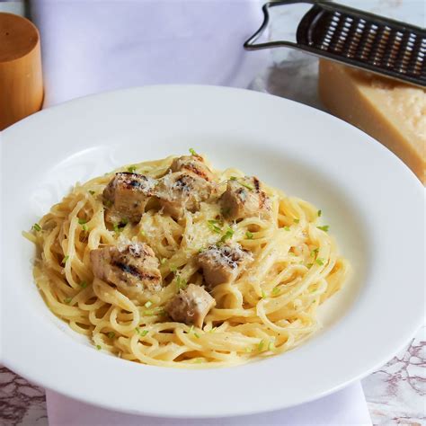 Low Calorie Chicken Alfredo: A Healthier Alternative