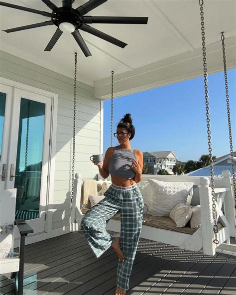 Lydia Hollis (@lydialove98) • Instagram photos and videos