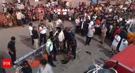 Body of boy who fell into open manhole found | Surat News - The Times ...