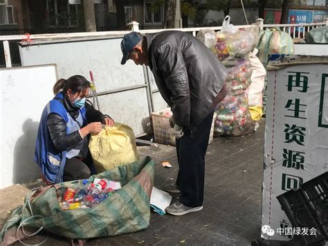 深圳高档小区里，那些捡废品的老年人 - 知乎