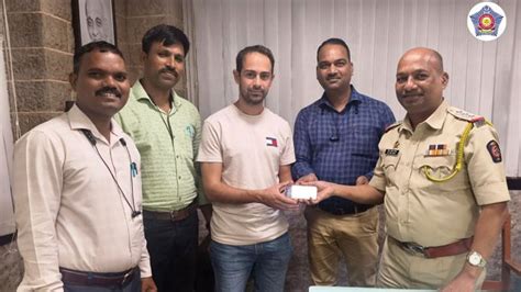 Mumbai Police Recover Greek National's Lost Mobile Phone Worth ₹1 Lakh ...