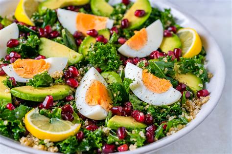 Egg, Quinoa + Kale Salad Makes the Perfect Clean Eating Lunch! | Clean ...