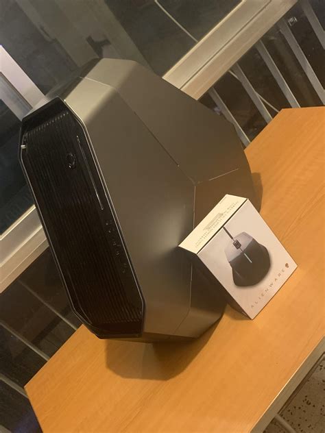 Alienware Area 51 R2 Black Screen 的图像结果