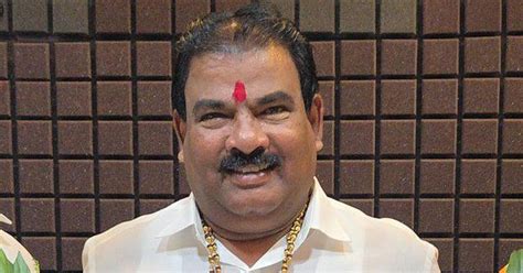 Maharashtra: Shinde Sena MLA assaults canteen worker claiming he was ...