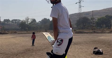 Playing Cricket 的图像结果