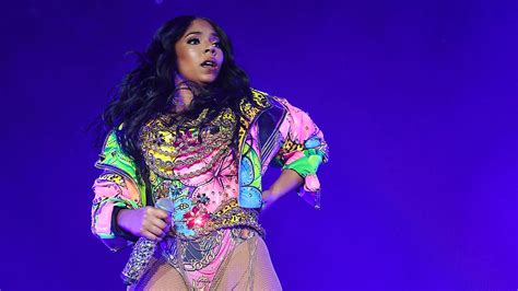 Ashanti denies she dated Irv Gotti, says he 'flat-out lied'