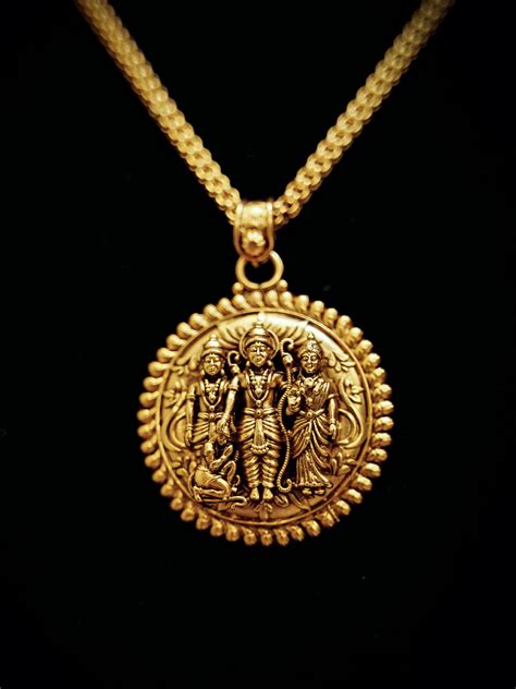 Ram durbar pendant in chain with circular studs – Odara Jewellery