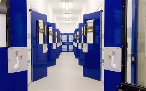 Man reviews his prison TripAdvisor-style and surprisingly it's positive ...