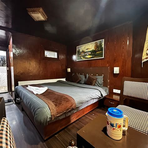 HOTEL ICE LAND (Pahalgam, Kashmir) - Hotel Reviews & Photos - Tripadvisor