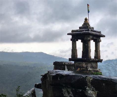 Chikkamagaluru Holiday Rentals & Homes - Karnataka, India | Airbnb