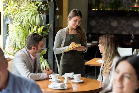 How Much Money Does an Average Waitress Make Per Month?