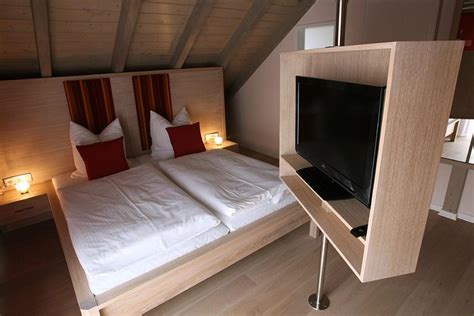 ROTHWEINHOTEL (Wiesenbronn) - Hotel Reviews, Photos, Rate Comparison ...