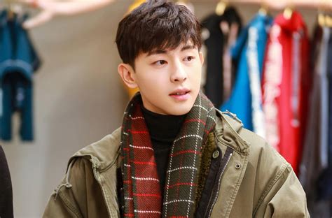 邓伦收到什么礼物最新素材