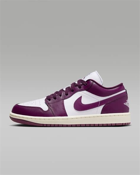Air Jordan 1 Low Women's Shoes. Nike IN