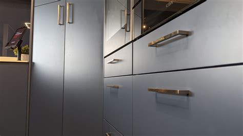 How To Put Hardware, Knobs & Handles On Kitchen Cabinets