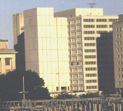 Building Exploding GIF 的图像结果