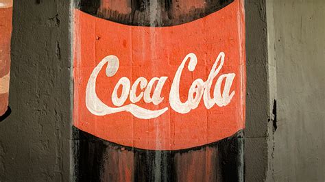 Coca-Cola TV Commercials 的图像结果