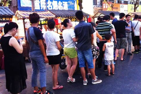 广州街头职业乞丐拒绝政府救助(组图)_新闻中心_新浪网