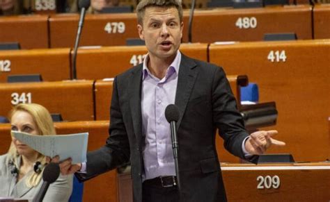 Укронацизм пробил очередное дно: нардеп Гончаренко* призвал убить ...