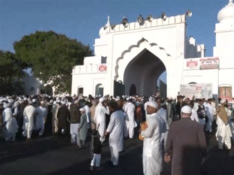 Eid Greetings: Murmu, Modi; Ajmer Sharif Jannati Darwaza Opens