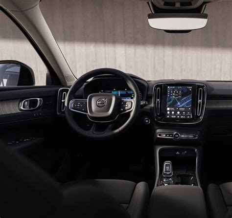 Volvo XC40 Interior Colors, Cargo Space & Comfort