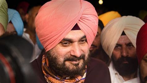 Road rage case: Sidhu reaches court to surrender after SC sentences 1 ...