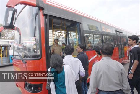 Vajra bus service News Photo Weekend and holiday conces...
