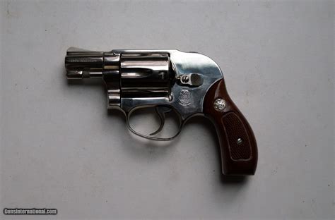 SMITH & WESSON - AIR WEIGHT - SNUB NOSE - MODEL 38 REVOLVER - NICKEL FINISH