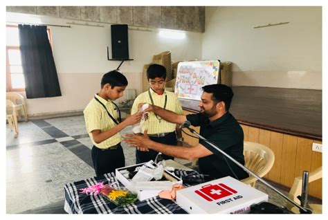 "Equipping Students with First Aid: Dr. Ashif Suthar's Impact"