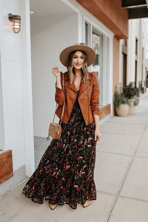 How to wear a maxi dress in the Fall | Maxi dresses fall, Maxi dress ...