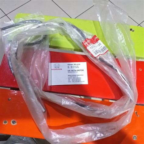 Jual Karet List kaca depan bagian bawah Honda Civic Turbo Original ...
