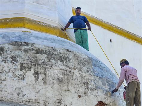 SC refuses to hear plea against Allahabad HC order on Sambhal's masjid ...