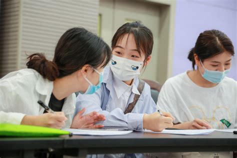 上好入职“第一课”——柳州市人民医院开展2022年新员工岗前培训-柳州市人民医院