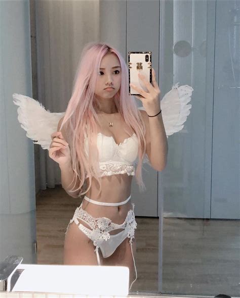 What an angel. : r/VyvanLe
