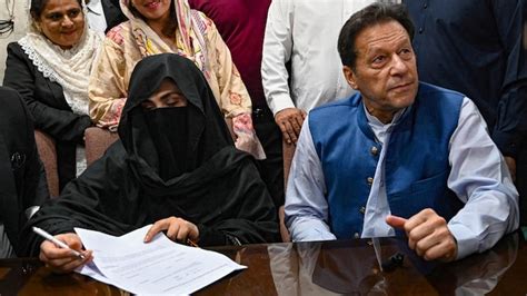 Imran Khan wife Bushra Bibi accuses jail authorities of food poisoning ...