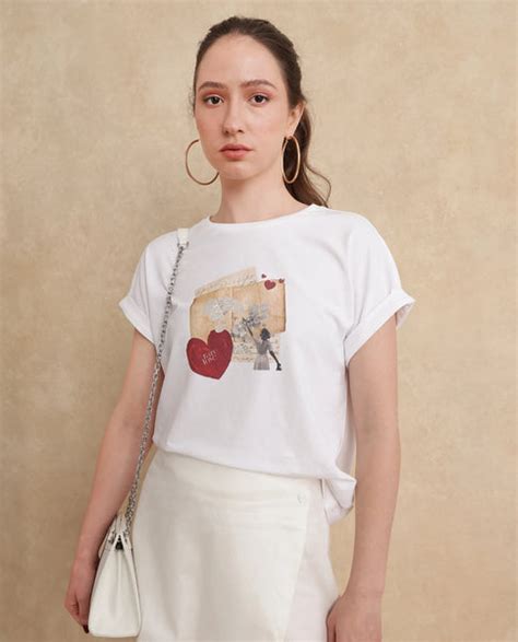 Rareism Women Somker Off white Half Sleeve Crew Neck Graphic Print T-S