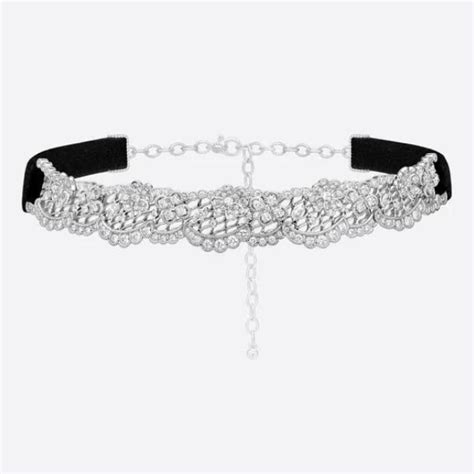 Shine bright at your Diwali party with these contemporary chokers ...