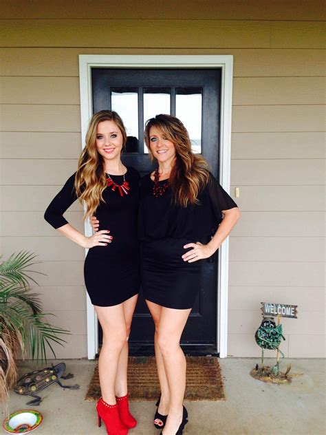 MILF and her daughter : r/Ifyouhadtopickone