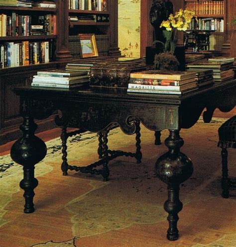 Home Library Table 的图像结果