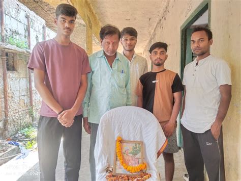 Jharkhand palamu - पलामू : शहादत दिवस पर बेरोजगार संघर्ष मोर्चा ने ...