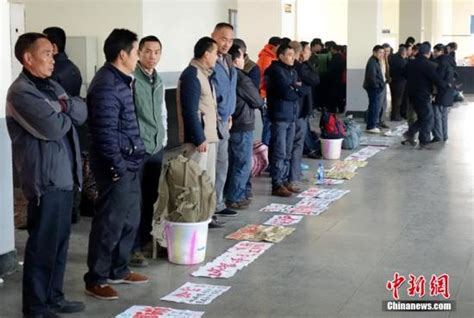 家政劳务市场开市 吸引千余人次参与 - 重庆日报网