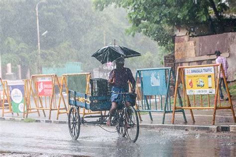 Tamil Nadu gears up for cyclonic storm after red alert