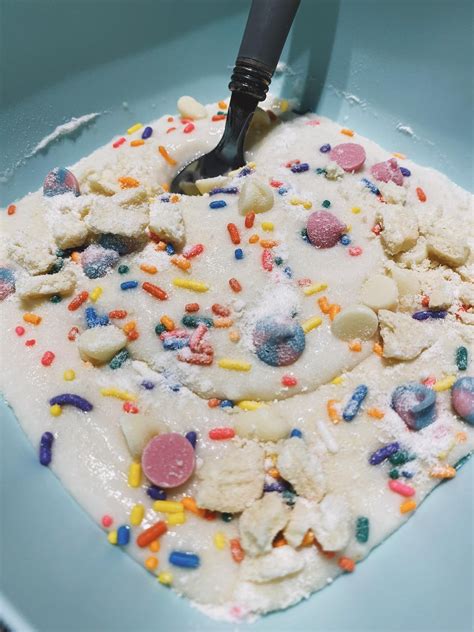 white chocolate pudding 🌈🤍 : r/safe_food