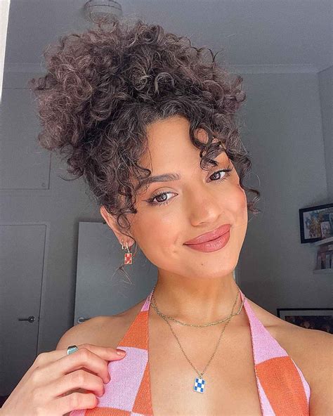 21 best ways to get curtain bangs for curly hair right now – Artofit