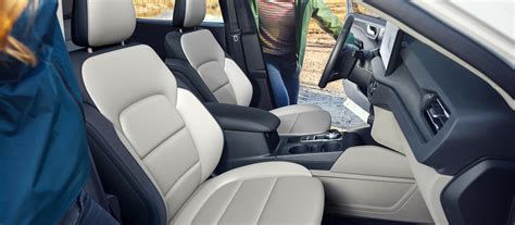 2025 Ford Escape® SUV | Pricing, Photos, Specs & More | Ford.ca