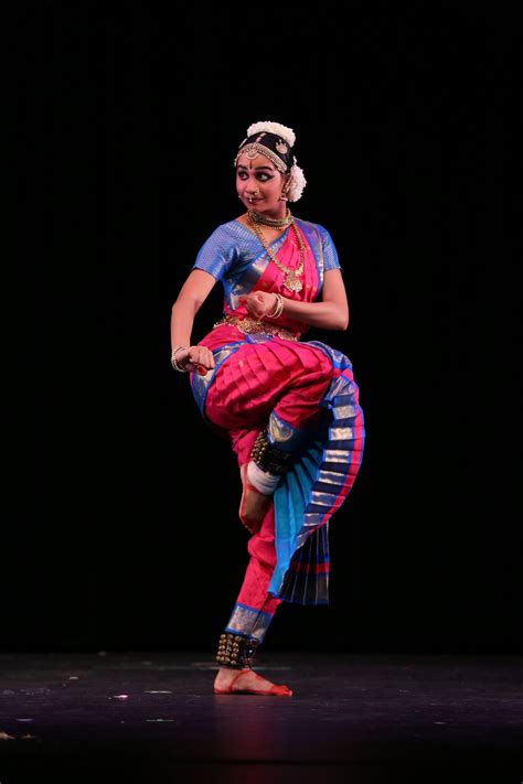 Margazhi Mahotsav: Abinaya Ramakrishnan solo performances in India ...