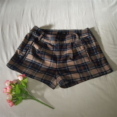 Plaid shorts, Women's Fashion, Bottoms, Shorts on Carousell