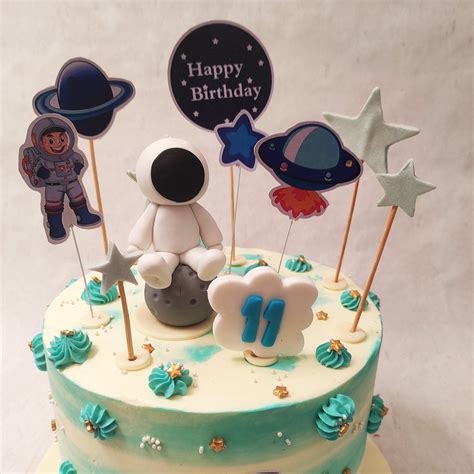 Astronaut Cake | Space Theme Cake | Astronaut Birthday Cake For Kids ...
