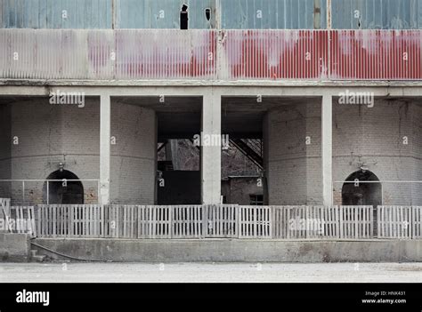 Old Building 的图像结果